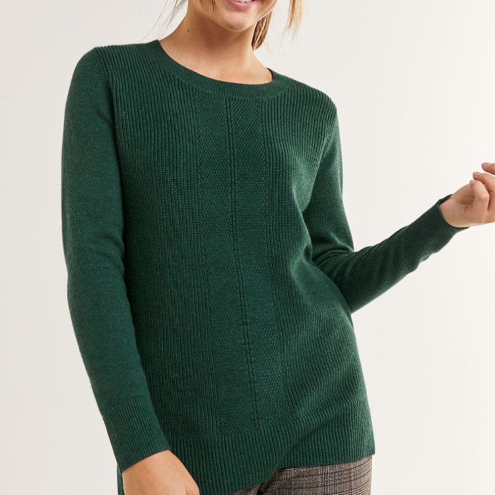 ☀️ 2/$20 Reitmans Sweater